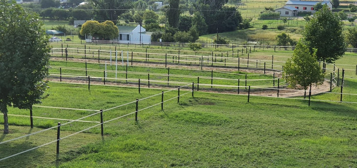 3 Horse Paddock Kit - 1 or 2 Strand 40mm Paddock - 24m x 24m each