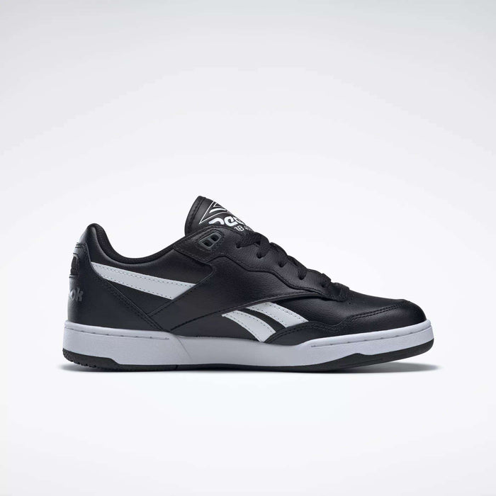 The Reebok BB 4000 II Shoes are black and white leather sneakers with a basketball-inspired, vintage hoops style—ideal for retro sneaker fans.
